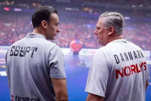 باروندو مع مدرب الدنمارك