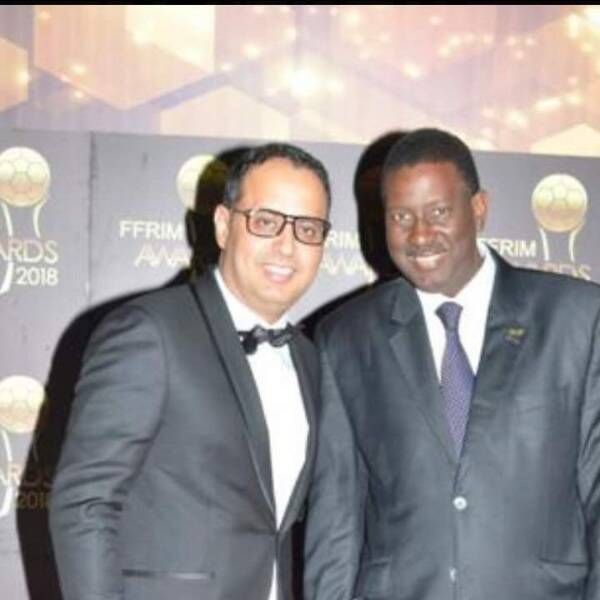 باب حينك مع أحد مسئولي الكاف