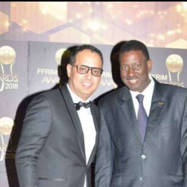 باب حينك مع أحد مسئولي الكاف