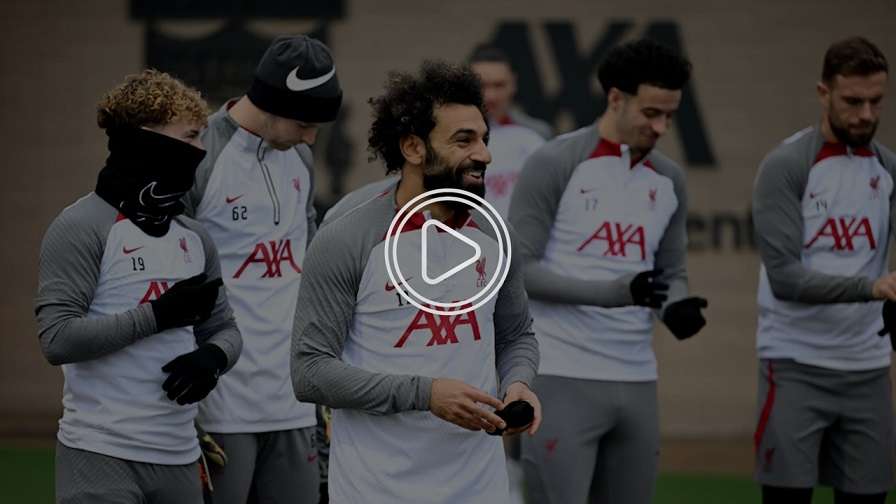 صلاح مع لاعبي ليفربول