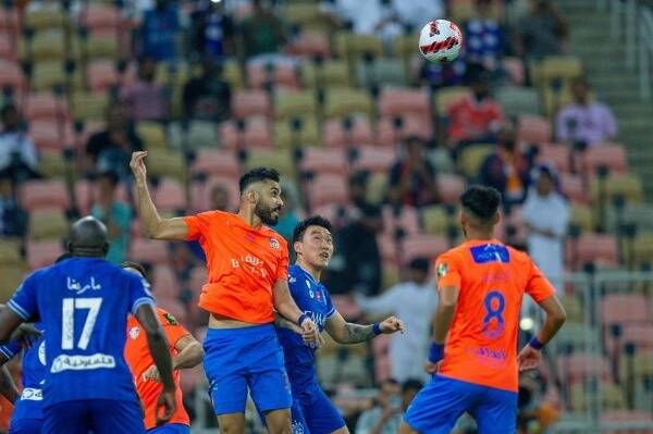 لقاء سابق بين الفريقين