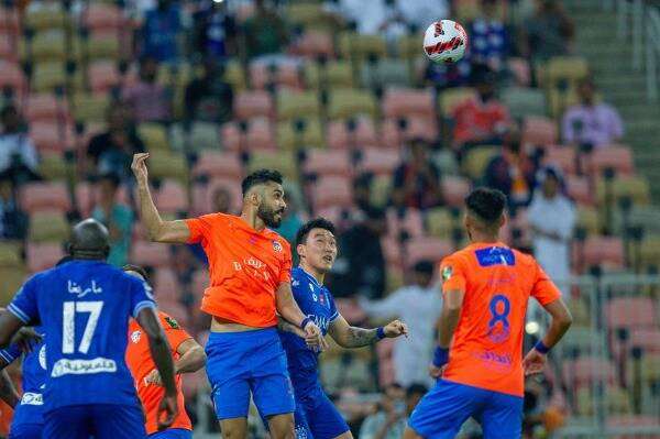 لقاء سابق بين الفريقين