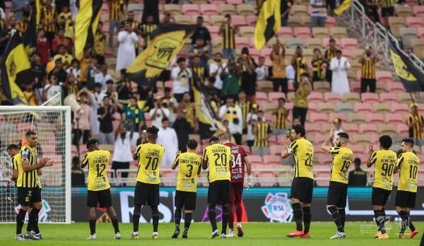 لاعبو الاتحاد