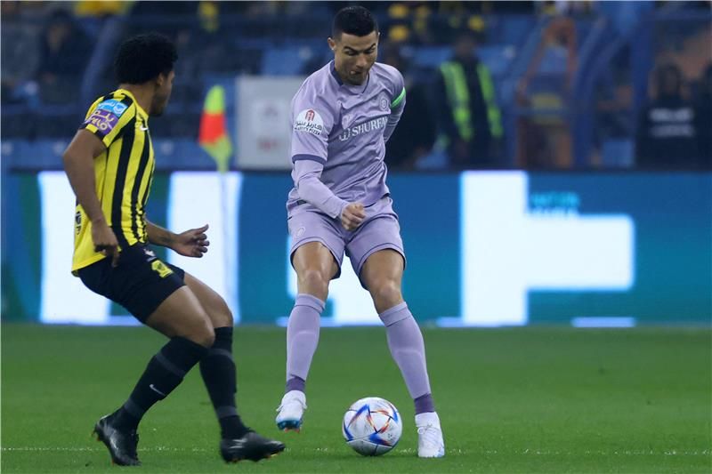 رومارينهو يواجه كريستيانو