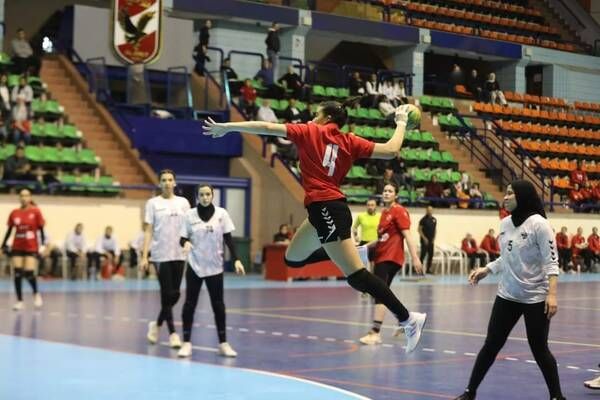 جانب من مباراة الأهلي والطيران