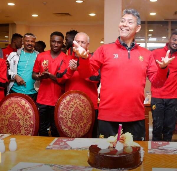 من معسكر المريخ