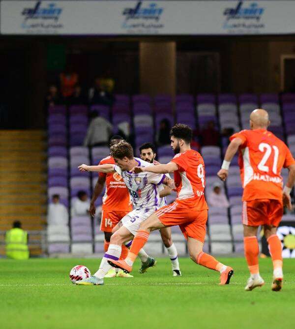 من الدوري الإماراتي