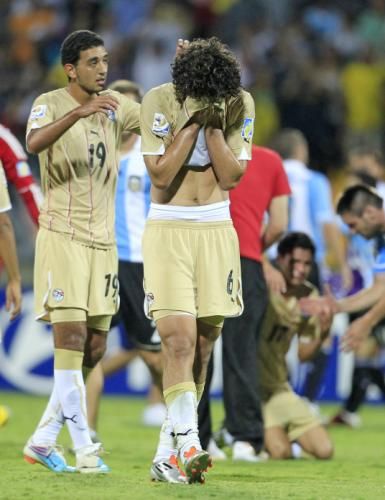 شباب منتخب مصر يبكون بعد الخروج الظالم من المونديال