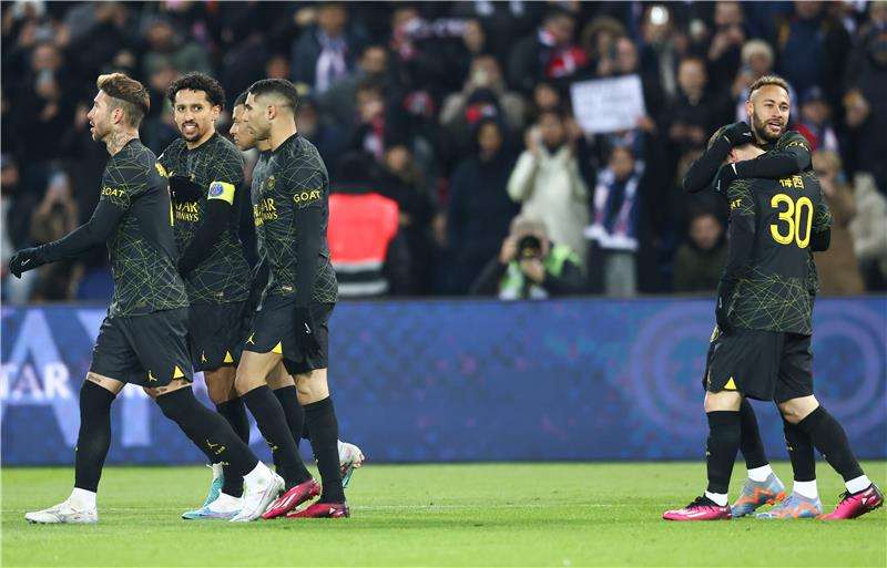 لاعبو باريس سان جيرمان