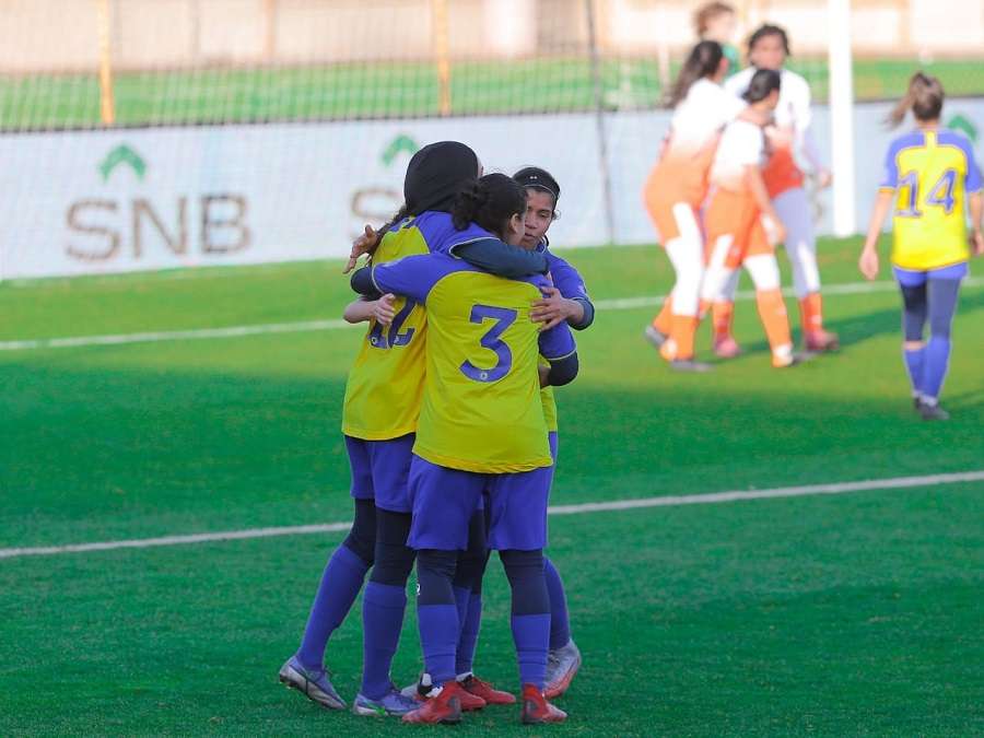 لاعبات النصر بعد الانتصار على شعلة الشرقية