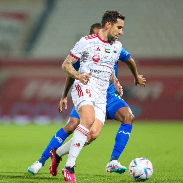 من مباراة الشارقة والنصر