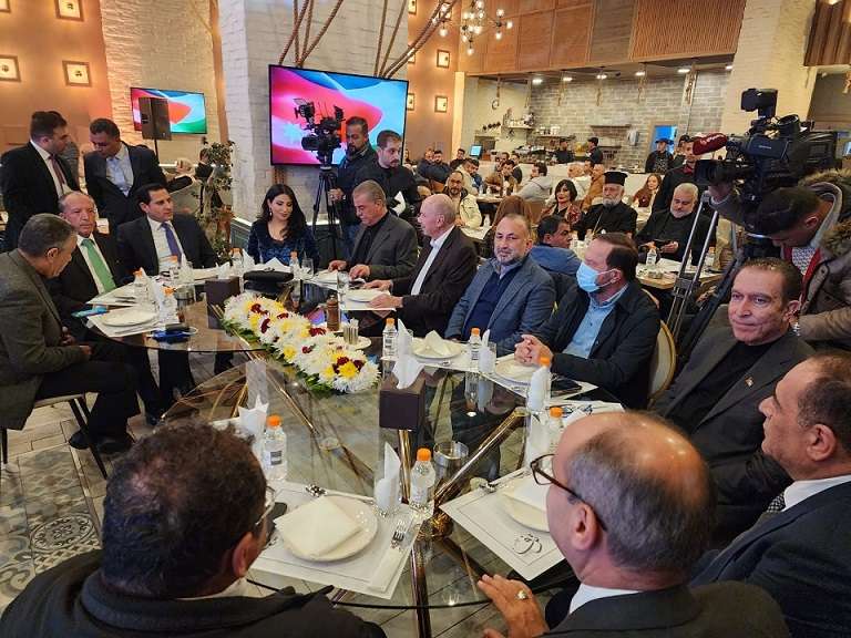 الفايز والحديد والحوامدة مع كبار الحضور