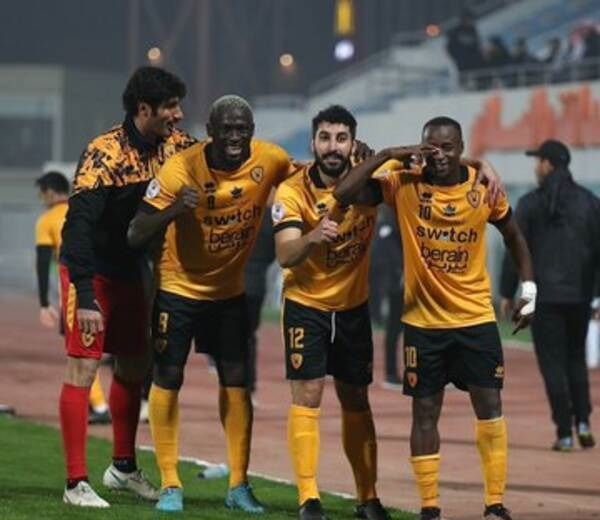 لاعبو القادسية