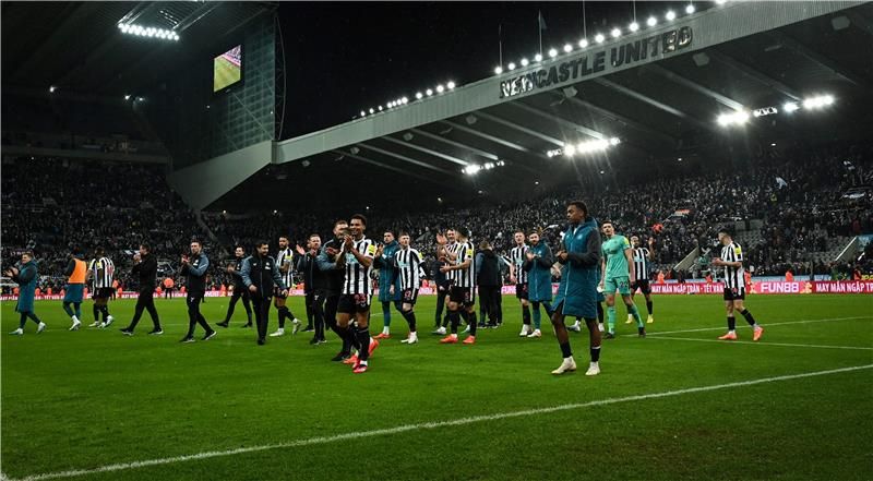 لاعبو نيوكاسل