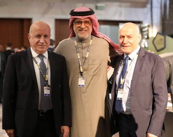 هاشم حيدر مع الشيخ سلمان بن إبراهيم