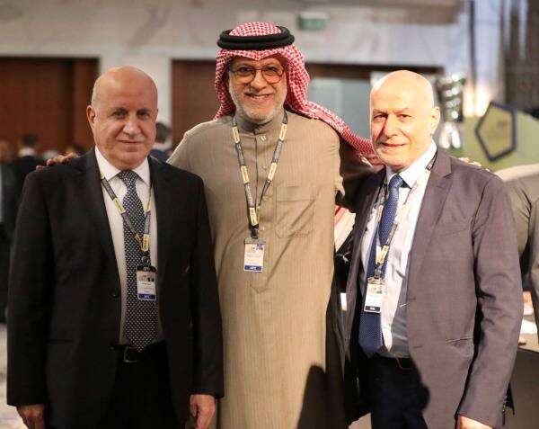 هاشم حيدر مع الشيخ سلمان بن إبراهيم