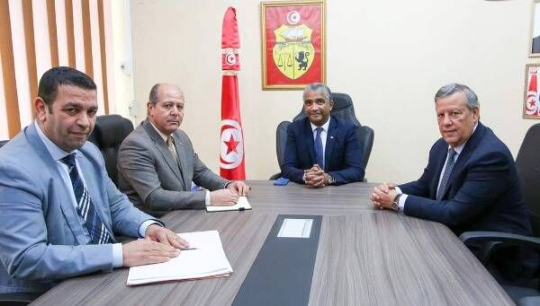 من الاجتماع