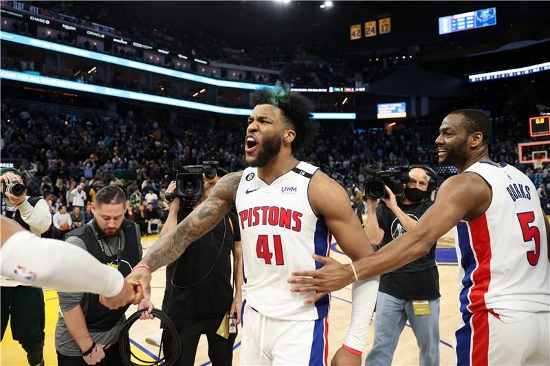 ديترويت بيستونز