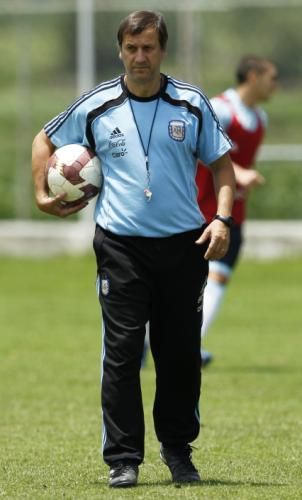 2011-02-112011-02-11t190527z_01_aqp105_rtridsp_3_soccer_reuters