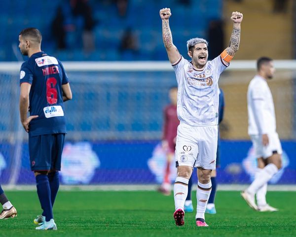 إيفر بانيجا نجم الشباب