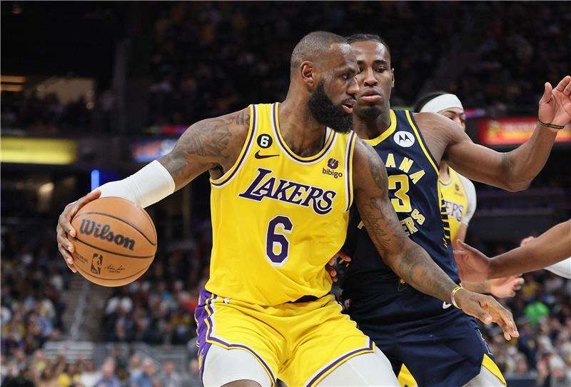 ليبرون جيمس