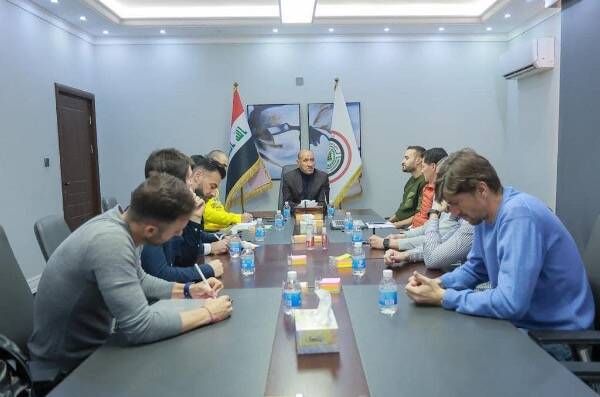 من الاجتماع