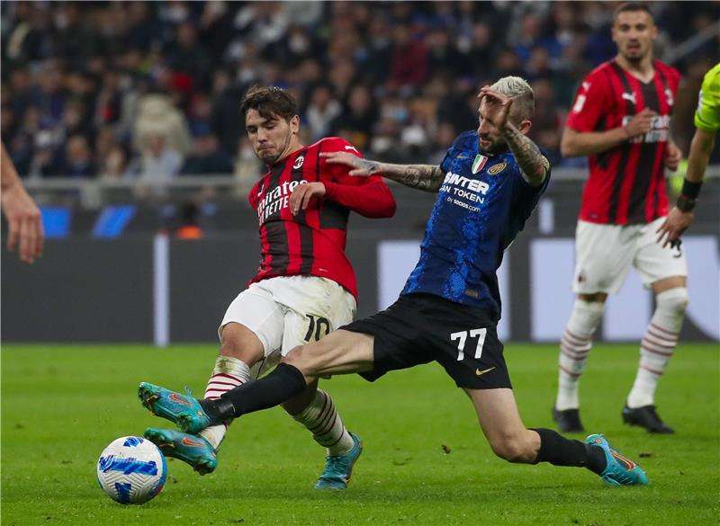 لقاء سابق بين الفريقين