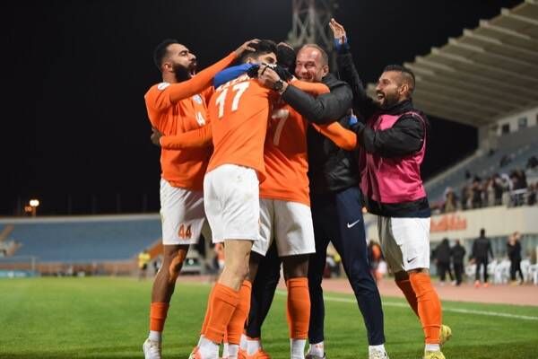 لاعبو كاظمة