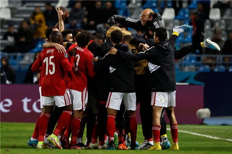 لاعبو الأهلي