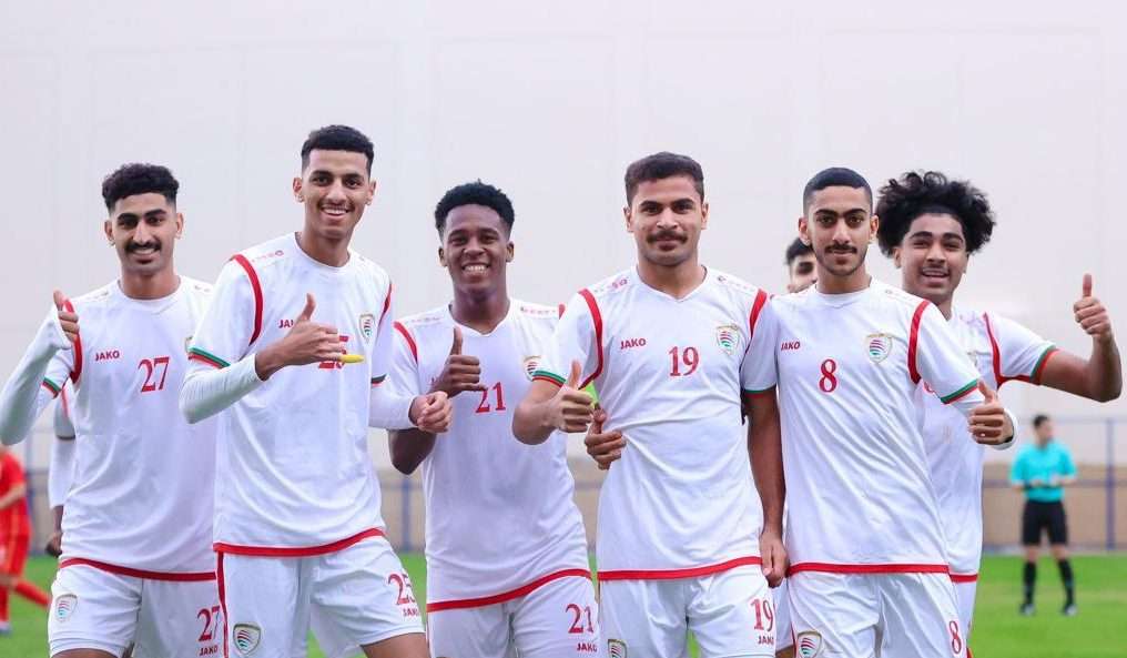 لاعبو منتخب عمان للشباب