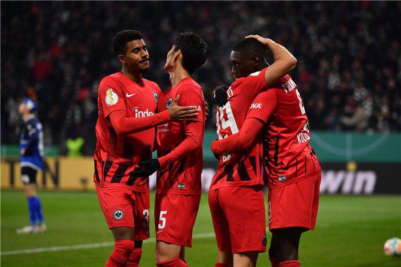 لاعبو آينتراخت فرانكفورت