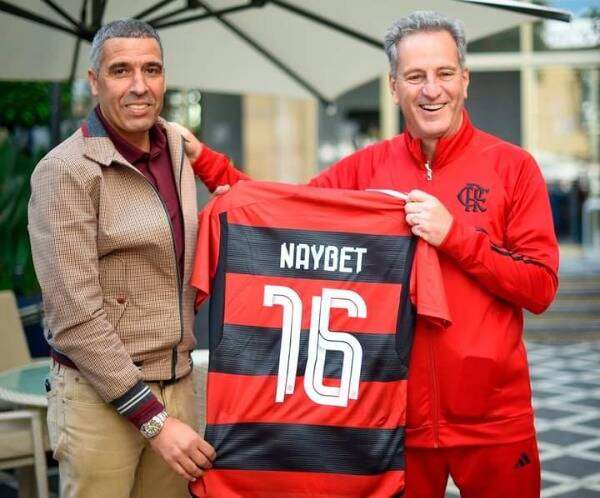 نور الدين نيبت في التكريم