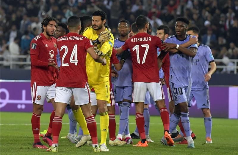من لقاء الأهلي وريال مدريد