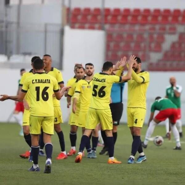 فرحة لاعبي بلاطة