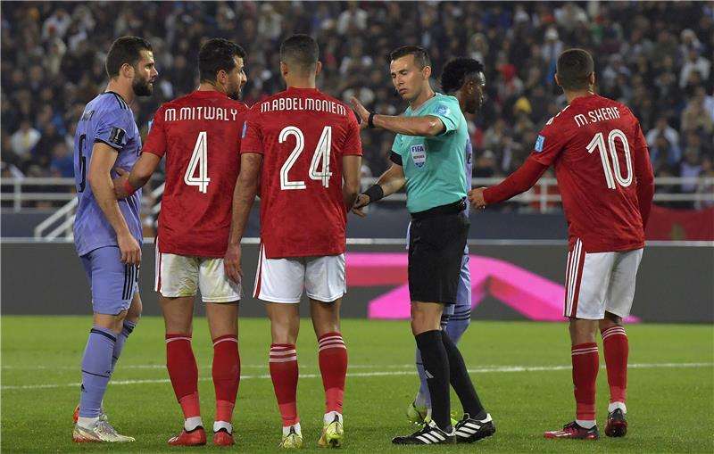 لاعبو الأهلي