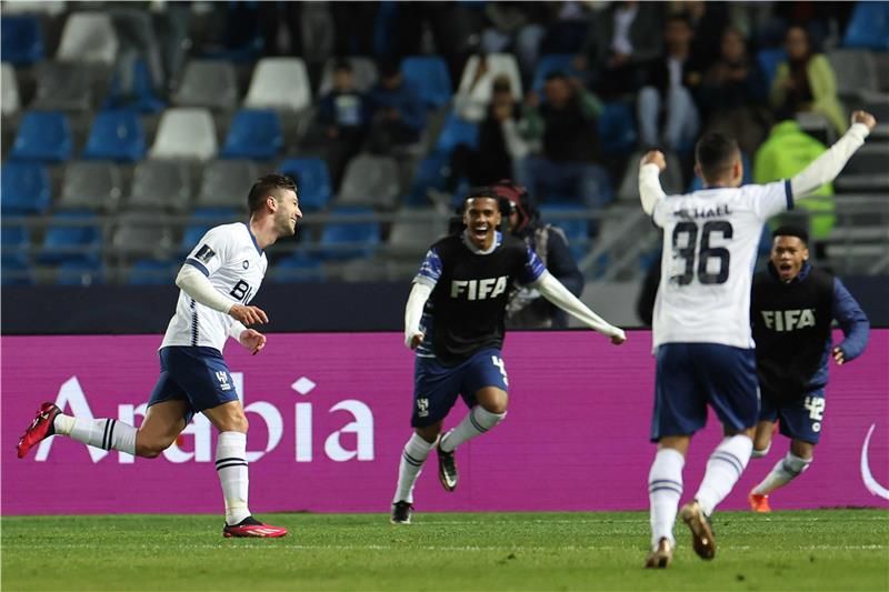 لاعبو الهلال