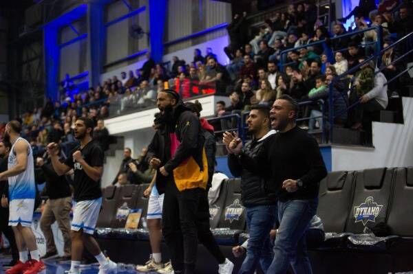 فرحة دكة بدلاء دينامو