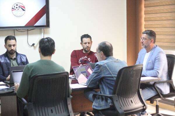 روي فيتوريا وجهازه