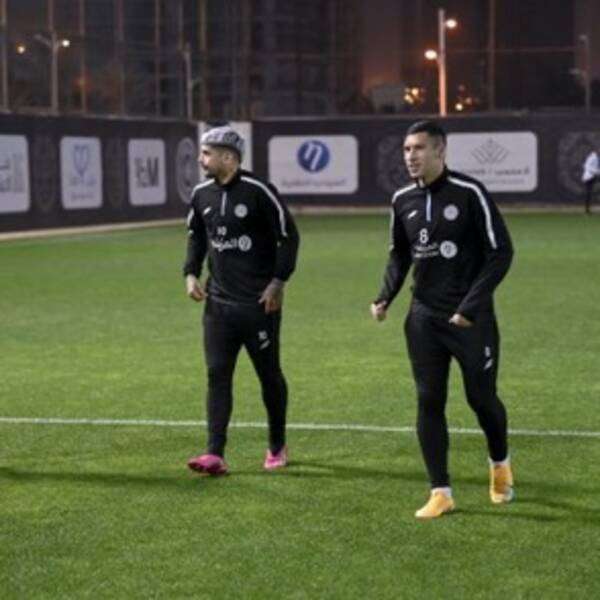 لاعبو الشباب