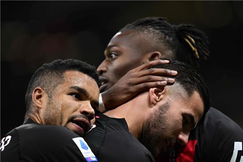 لاعبو ميلان