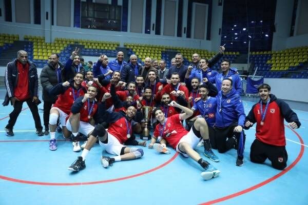 لاعبو الأهلي