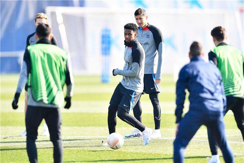 لاعبو برشلونة