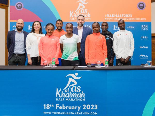المشاركين في سباقات النخبة بنصف ماراثون رأس الخيمة