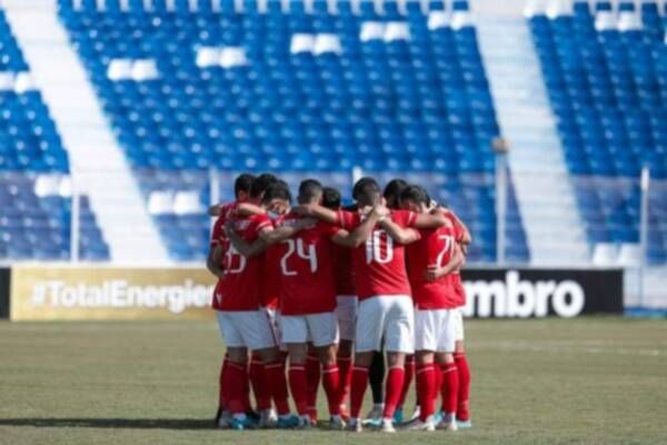 لاعبو الأهلي