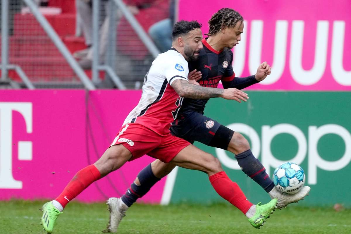 جانب من اللقاء (نقلا عن حساب الفريق علي تويتر)