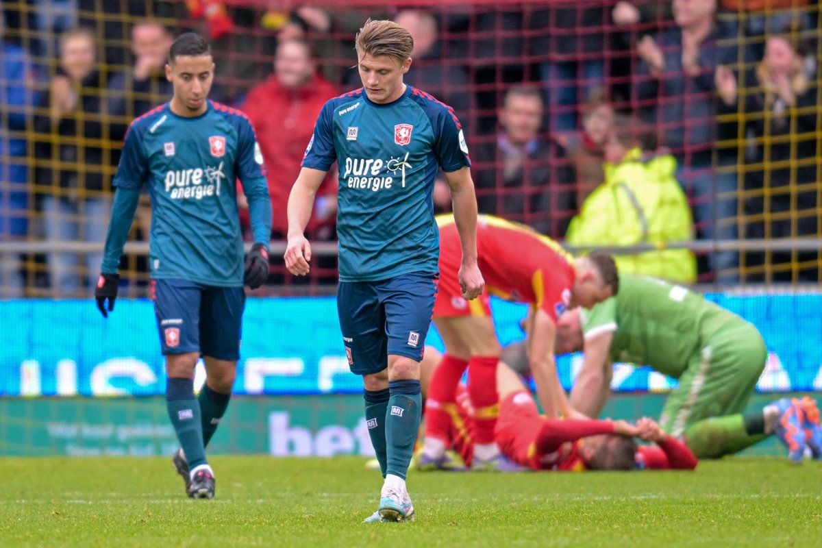 جانب من اللقاء (نقلا عن حساب الفريق على تويتر)