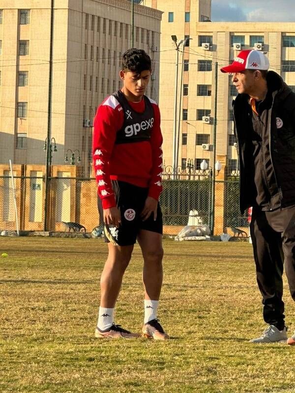 كريستو (يسار)