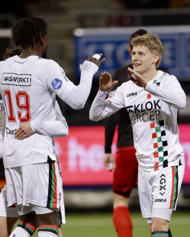 جانب من اللقاء (نقلا عن حساب الفريق علي تويتر)