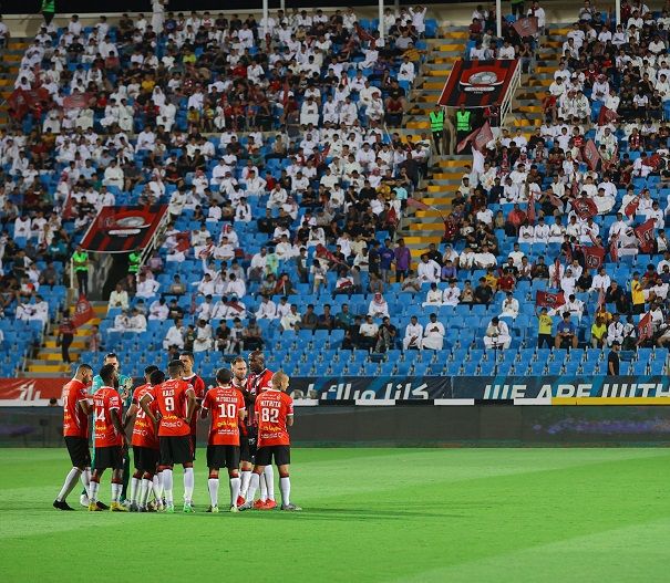 لاعبو الرائد