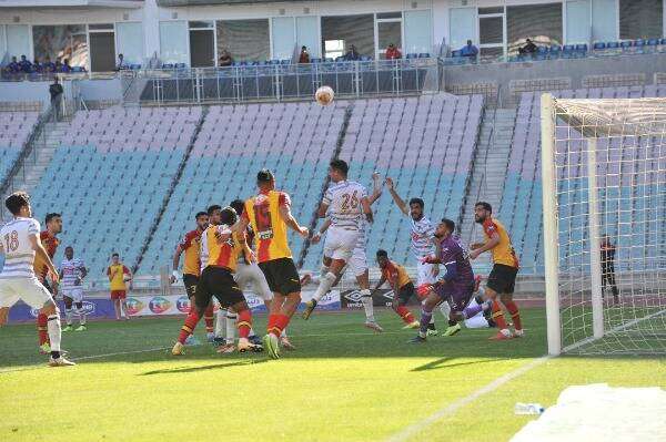 لقاء سابق بين الفريقين